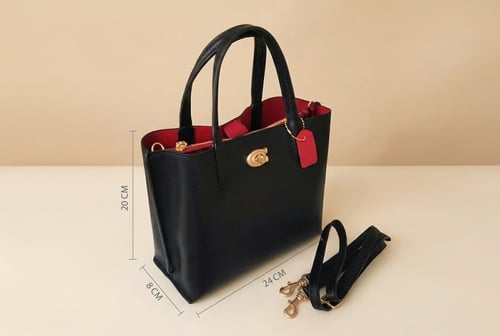 حقيبة اليد الكلاسيكية من كوتش COACH عنوان أناقتكِ...