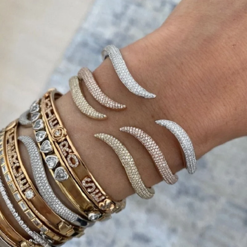 سوار نسائي مفتوح مرصع بالكريستال