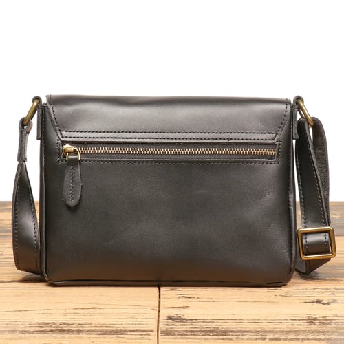 حقيبة بغطاء من الجلد الطبيعي