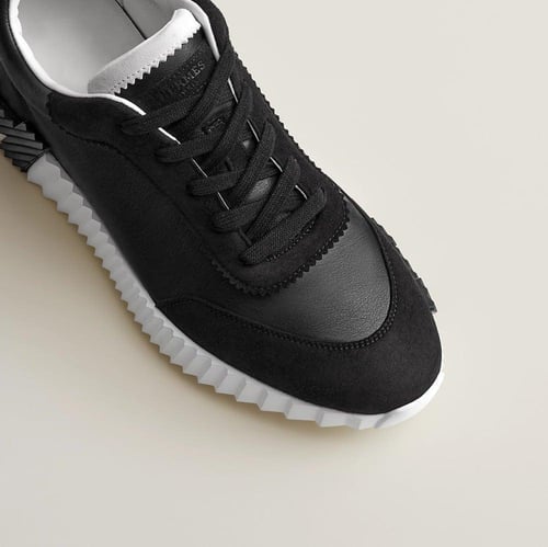 Bouncing sneaker