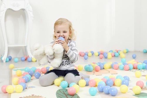 كرات بلاستيكية ملونة 100 قطعة