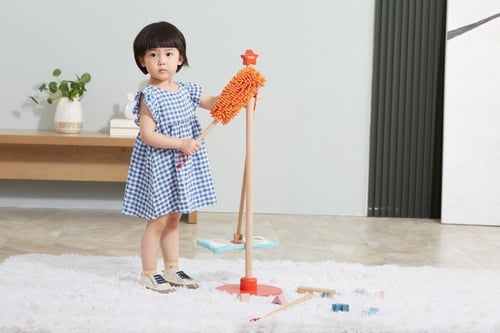 أدوات النظافة الخشبية