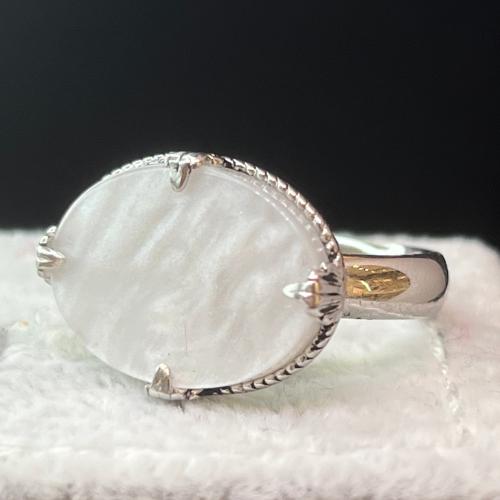 خاتم ملكي مقبض كلاسيكي فضه عيار 925 - لؤلؤي لامع