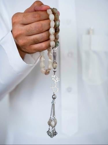 سبحة عقيق طبيعي مخصصة بالاسم مع طربزون فضي