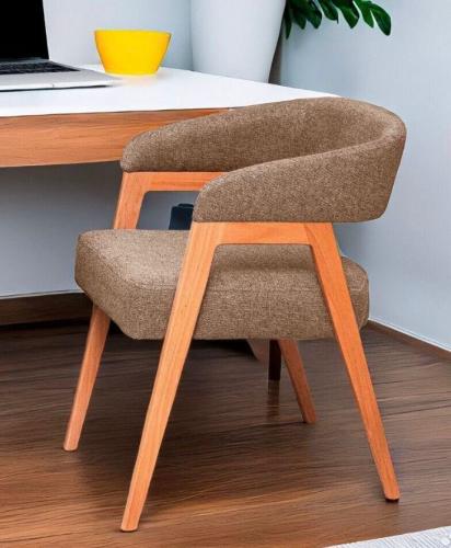 كرسي خشب مودرن بتفاصيل هندسية أنيقة يكمّل ديكورك ا...