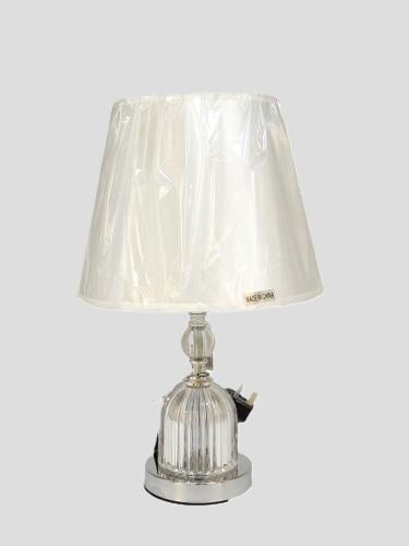 أبجورة فضية بإضاءة ناعمة