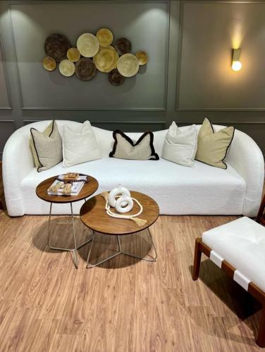 طقم كنب فخم 5 قطع - 11 شخص