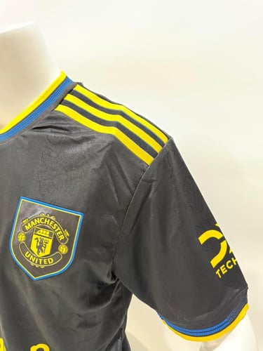 مانشستر يونايتد 25-26 الطقم الثالث