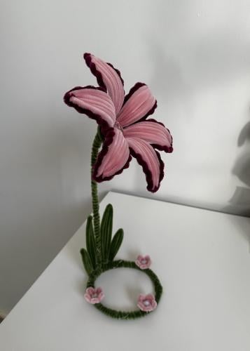 ابجوره مضيئه ليليوم