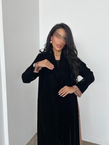 Midnight Elegance Abaya
