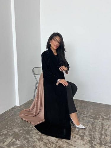 Midnight Elegance Abaya