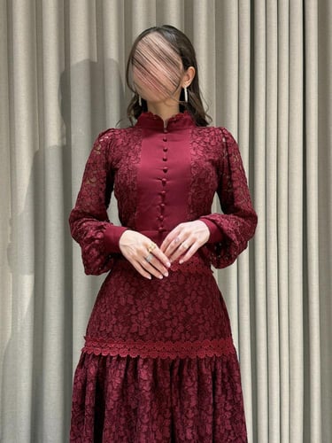 فستان كلاسيك دانتيل ملكي | متجر ونر