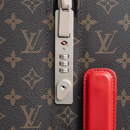 شنطة سفر Louis Vuitton فاخرة 1097
