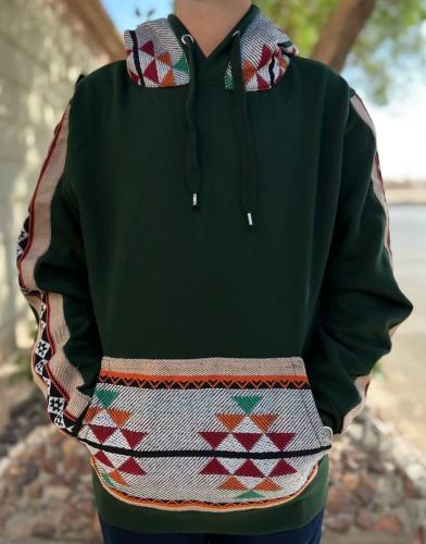 بلوفر مع نقش السدو