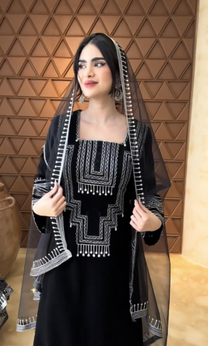 فستان تراثيه انيقه مطرز بنقش تراثي