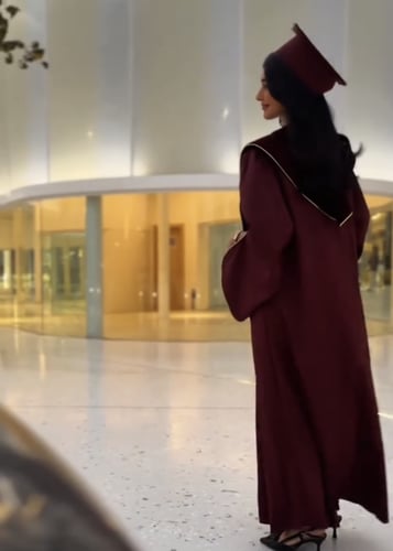 عبايات تخرج 2026