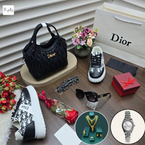 طقم نسائي ماركة ديور كامل نفس الصورة