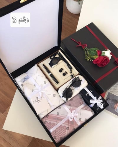 طقم رجالي جيفنشي