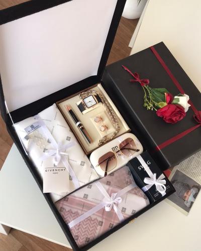 طقم رجالي جيفنشي