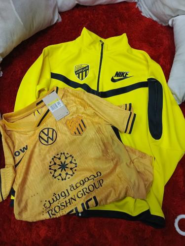 جاكيت الاتحاد مع تيشرت مجانا