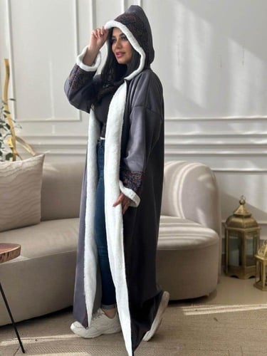 فروات نسائية مع النقش الكشميري