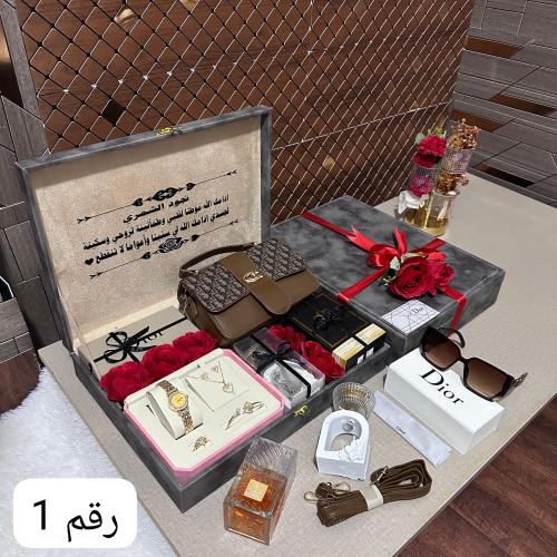بوكس نسائي ديور الفاخر