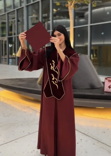عبايات تخرج 2026