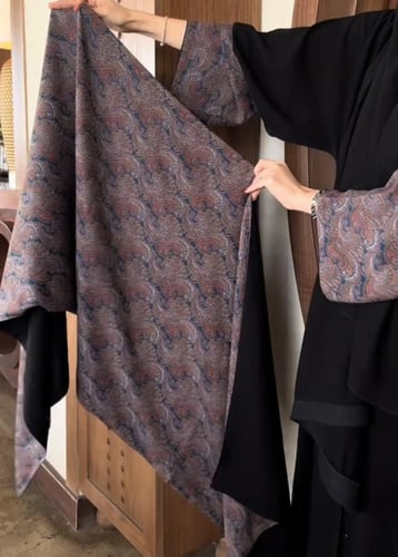 عباية شتوية مع طرحه دبل فيس كشميري