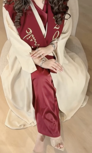 عبايات تخرج 2026