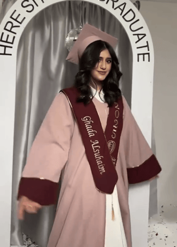 عبايات تخرج 2026