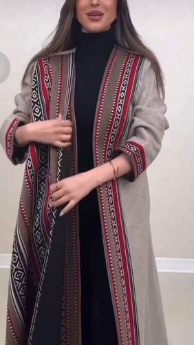فروة نسائي مطرزة بالسدو الانيق مع شال