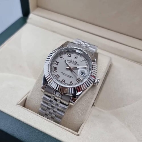 ساعة رجالية عالمية فاخرة | تصميم أنيق ودقيق