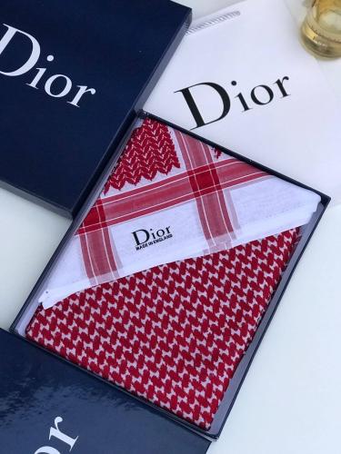 شماغ رجالي فاخر باللونين الأحمر والأبيض - إصدار مم...