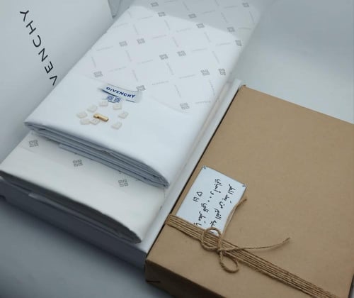 قماش رجالي فاخر باللون الابيض