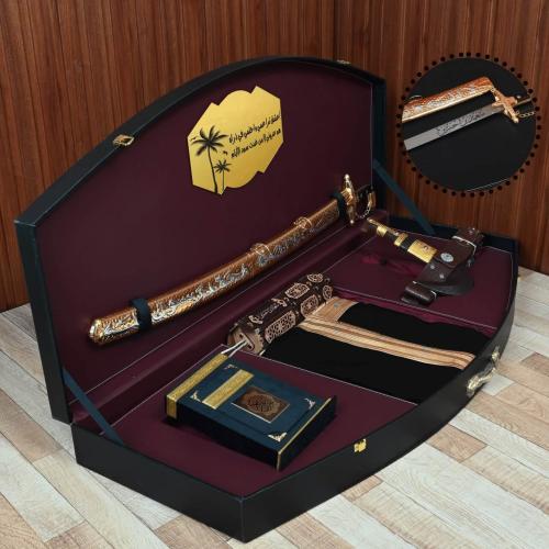 بوكس ملكي فاخر - مشلح وسيف وخنجر مع تصميم مخصص