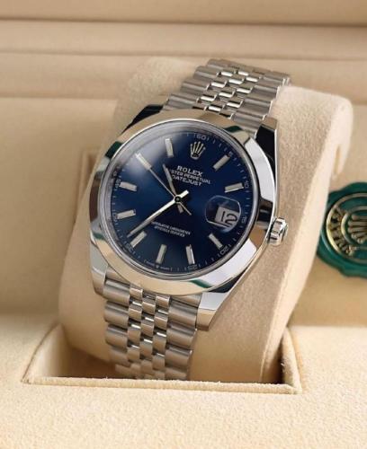 ساعة رجالية فاخرة - تصميم أنيق بميناء أزرق