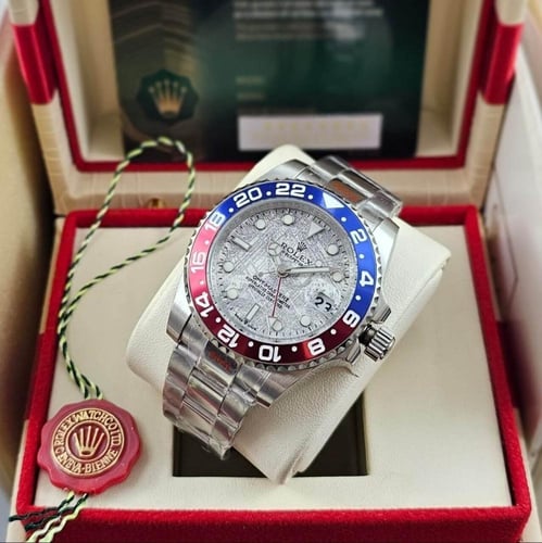 ساعة رجالية فاخرة بتصميم أيقوني وألوان ميناء متنوع...