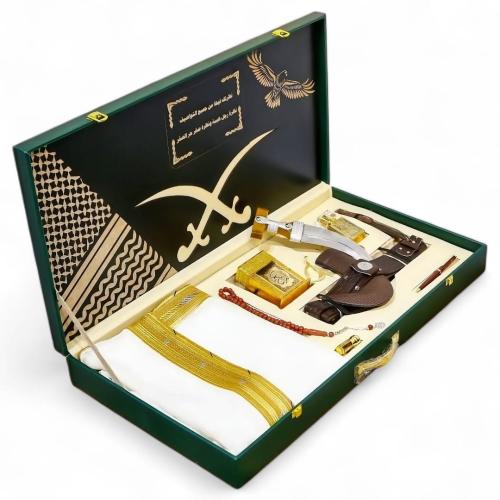 بوكس الهدايا الملكي - طقم بشت فاخر وتراثيات أصيلة