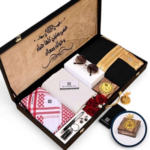 بوكس هدية فاخرة للرجال | شماغ، قماش، بشت، نظارة وم...