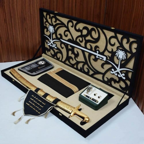 بوكس هدايا ملكي فاخر - مشلح وطني وسيف التوحيد مع م...