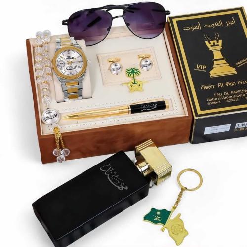 بوكس رجالي فاخر بتصميم أنيق ولمسات مخصصة