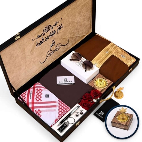 بوكس هدية فاخرة للرجال | شماغ، قماش، بشت، نظارة وم...