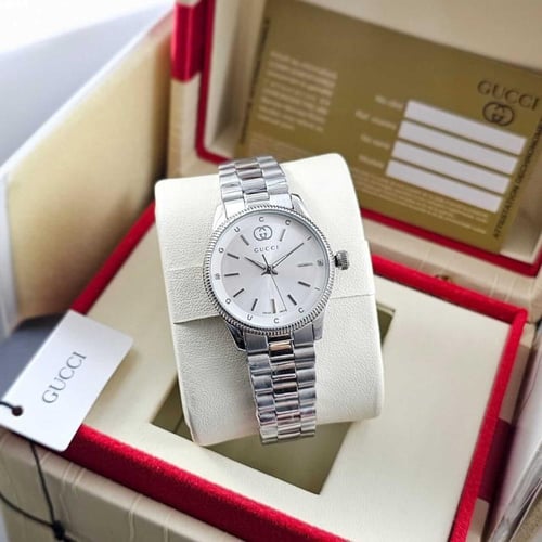 ساعات نسائية فاخرة بتصاميم متنوعة وميناء أبيض أنيق...