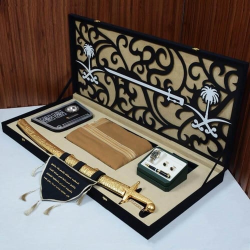 بوكس هدايا ملكي فاخر - مشلح وطني وسيف التوحيد مع م...