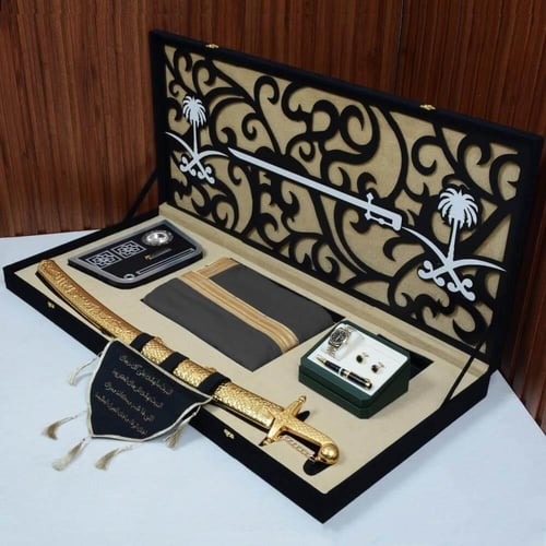 بوكس هدايا ملكي فاخر - مشلح وطني وسيف التوحيد مع م...