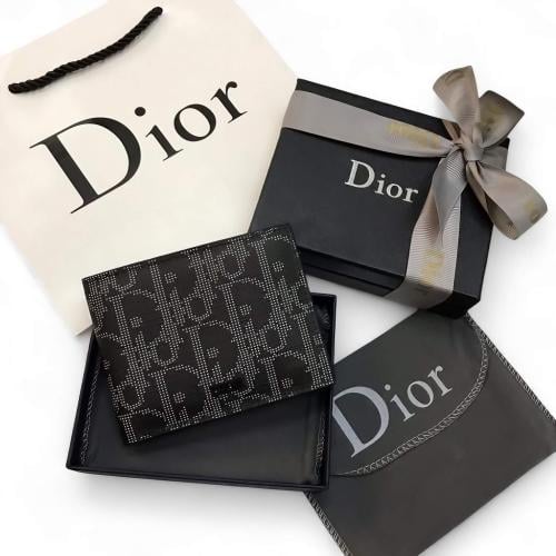 محفظة رجالية فاخرة بتصميم أسود أنيق لعام 2024