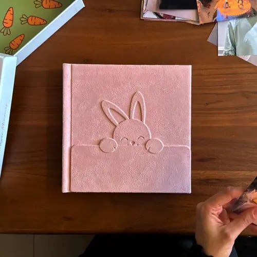 ألبوم صور مخملي للأطفال – تصميم أرنب