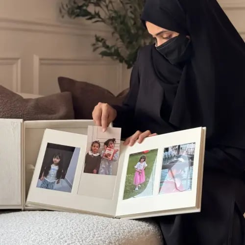 ألبوم صور مخملي مع صندوق