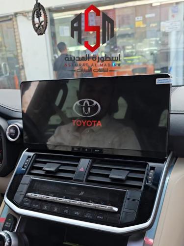 شاشة لاند كروزر 2025 رام 8 ذاكرة 128