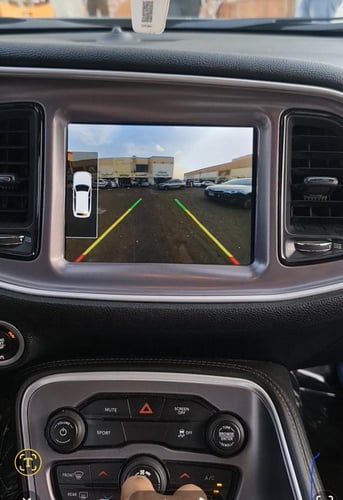 شاشة دوج تشارجر 2016_2018 رام 4 ذاكرة64